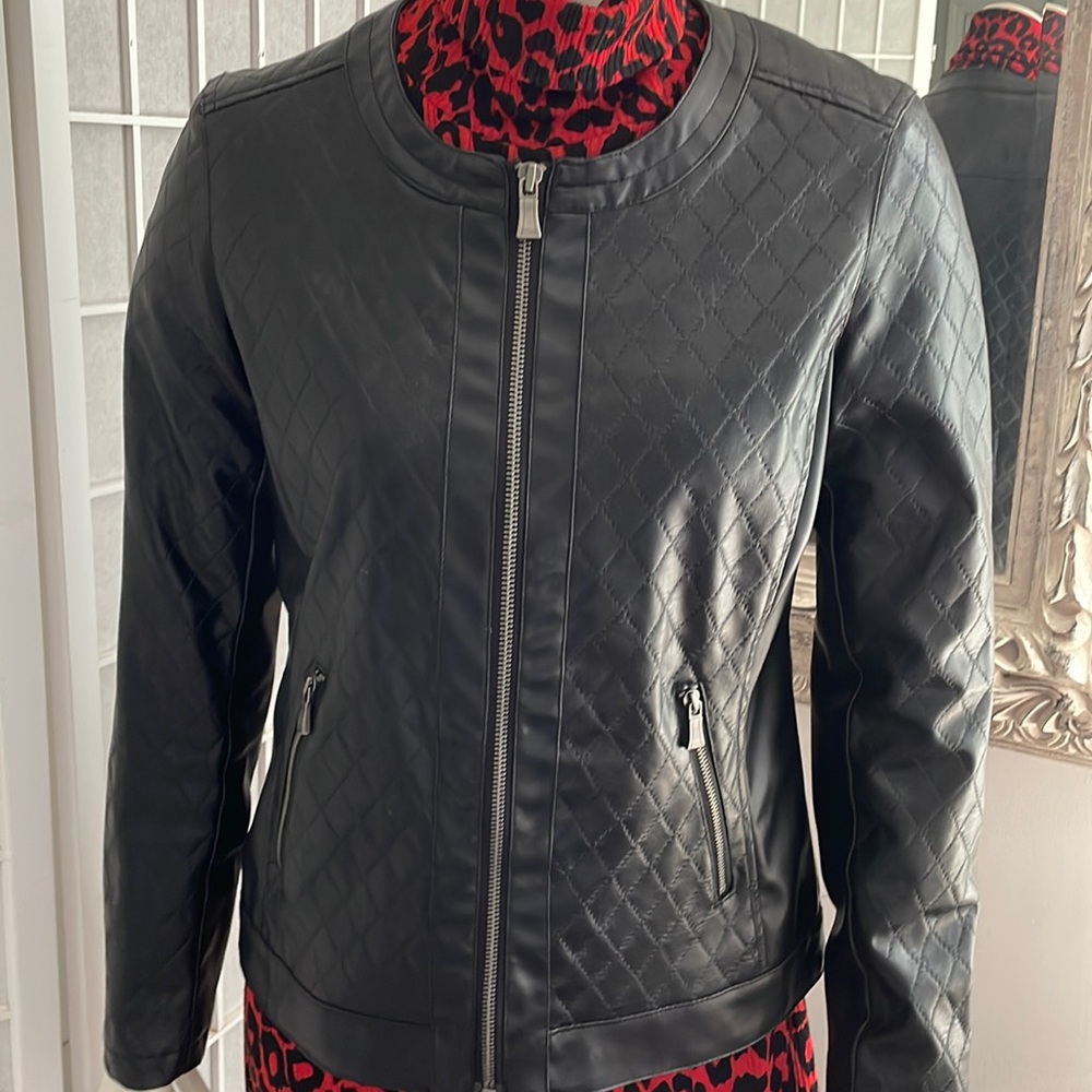 Faux Leather Quilted Pattern Cropped Jacket sz XS
